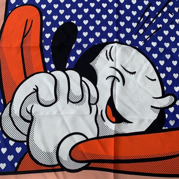 ❤️🔥❤️🔥Moschino Boutique silk scarf ❤️🔥❤️🔥 - Picture 4 of 8